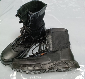 รองเท้าบูทหนังวัวแท้ รุ่น Stock Definite TSB01 น้ำหนักเบาพิเศษ สำหรับการต่อสู้ - Product Image 1