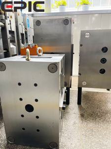 Fabricante de Moldes para Pré-formas PET de Garrafa de 5 Galões com 8 Cavidades, Molde de Injeção PET - Product Image 3