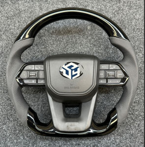 Volant de voiture en cuir de fibre de carbone cousu à la main de qualité OEM, utilisé pour Toyota LC300 Land Cruiser Camry Hiace Hilux Corolla - Product Image 5