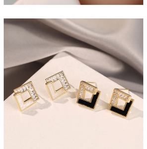 Pendientes de Bloque de Alta Gama al por Mayor, Diseño Simple y Elegante con Estilo Moderno, Lujo Ligero, Nicho de Fragancia Pequeño - Product Image 6