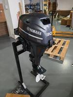 Mesin Tempel Bensin Yamaha F30 4-Tak 2-Silinder 30 HP dengan Kontrol Jarak Jauh yang Dioperasikan dari Depan dan Starter Elektrik