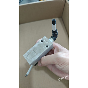 Aventics R412010713 Pneumatic Pressure <b>Switch</b>, 0.2-16 Bar <b>Used</b> - Product Image 5