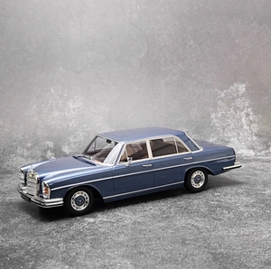 Modello di <span class=keywords><strong>auto</strong></span> in lega di 1:18 modello Mercedes-Benz 280SE 1967 <span class=keywords><strong>auto</strong></span> <span class=keywords><strong>d</strong></span>'<span class=keywords><strong>epoca</strong></span>, autentico modello di <span class=keywords><strong>auto</strong></span> in lega, pezzo <span class=keywords><strong>da</strong></span> esposizione <span class=keywords><strong>da</strong></span> <span class=keywords><strong>collezione</strong></span> - Product Image 5