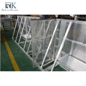 Barrière de foule télescopique en aluminium pour événements Vente d'étape de chargement forte - Product Image 1