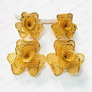 Perhiasan Bintang Emas Huggie Hoop Earrings Perhiasan Berlapis Emas 18K Anting Berlapis Emas