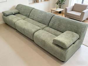 モスグリーンの優しい曲線を描くスクエア型のモダンなファミリーレジャー用ヌック、プラッシュ生地のエッジレスモジュール式取り外し可能な枕、圧縮パック入り - Product Image 6