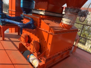 โรงงานผสมยางมะตอยสำหรับขาย พร้อมอุปกรณ์ชั่งน้ำหนักที่แม่นยำด้วย PLC และเครื่องยนต์ สำหรับงานก่อสร้างถนน ประหยัดน้ำมัน - Product Image 5