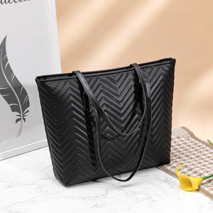 กระเป๋าสะพายไหล่ PU ขนาดใหญ่สำหรับผู้หญิง ฤดูใบไม้ร่วง ฤดูหนาว ดีไซน์เรียบง่าย ทันสมัย พกพาสะดวก เหมาะสำหรับการช้อปปิ้ง - Product Image 2