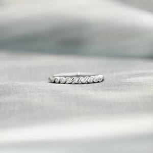 Nouvelle bague spirale minimaliste torsadée unisexe, style tendance et extrêmement simple, cercle uni, bague quotidienne, design original - Product Image 1