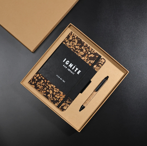 Juego de Regalo Ejecutivo de Dos Piezas para Hombre, Cuaderno y Bolígrafo Verdes, Regalos Corporativos Premium para Ejecutivos o Clientes de Abogados - Product Image 3