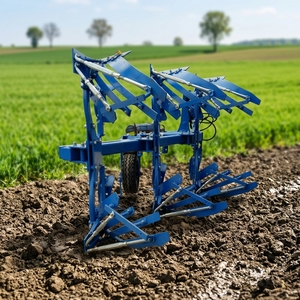 Charrue à trois socs Tough Pioneer, à roulement d'engrenage, à lame traitée thermiquement, montée sur tracteur, pour sols abrasifs - Product Image 2