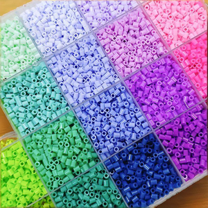 Kit di <span class=keywords><strong>Perline</strong></span> in Plastica per Perler Beads (Oltre 5001 Pezzi) - Puzzle Fai <span class=keywords><strong>da</strong></span> Te a Tema Cartoni Animati per Adulti, Kit Artigianale Pixel Art con <span class=keywords><strong>Perline</strong></span> Unisex e Carta Termoadesiva con Modelli - Product Image 5
