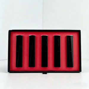 Venta al por mayor de fábrica del set de labiales de tubo delgado más vendido, de cinco piezas, en caja negra con bolsa de papel portátil. - Product Image 2