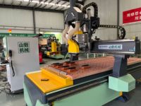 Centre d'usinage CNC à changement d'outil automatique, scie multi-angles, pour le travail du bois, la sculpture sur mesure de meubles, le fraisage et le perçage