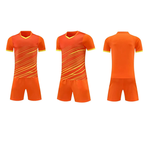 Conjuntos de Uniformes de Fútbol de Secado Rápido al por Mayor, Diseño Retro Transpirable, Uniformes de Equipo de Fútbol - Product Image 6
