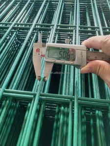 Fournitures <span class=keywords><strong>pour</strong></span> bâtiments de jardin Clôture en treillis métallique soudé courbé en 3D <span class=keywords><strong>pour</strong></span> l'extérieur - Product Image 5