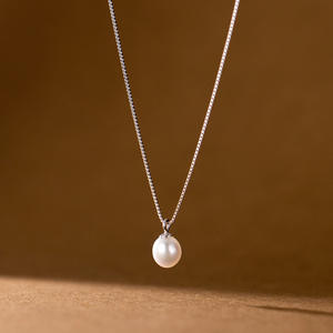 Collier pour femme en argent S925 D9346, style court, élégant, tempérament, perle d'eau douce, lumière intense, design élégant en forme de goutte d'eau - Product Image 5