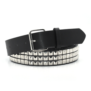 Nouvelle <span class=keywords><strong>ceinture</strong></span> tendance 2026 <span class=keywords><strong>en</strong></span> PU pour <span class=keywords><strong>femme</strong></span>, style punk rock, avec <span class=keywords><strong>perles</strong></span> carrées, rivets et double boucle réglable, pour un look hip-hop. - Product Image 6