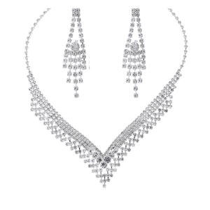 Parure de bijoux tendance pour femme : collier ras du cou, boucles d'oreilles et bracelet en alliage de zinc plaqué argent, motif étoile et lune orné de diamants - Product Image 4