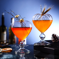 Verres à vin personnalisés en gros, en forme de cœur, avec paille et motif papillon, pour bars et fêtes