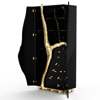 Table de rangement inspirée du karst, avec poignées en laiton artisanales, laque noire brillante, laiton poli, pour salon ou hôtel