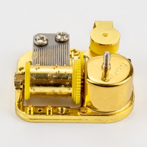 Boîte à musique de luxe dorée à 18 notes - Product Image 5