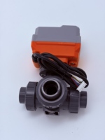 Vanne à boisseau sphérique électrique intelligente radiante en PVC 3 voies DN15-DN50 pour eau OEM