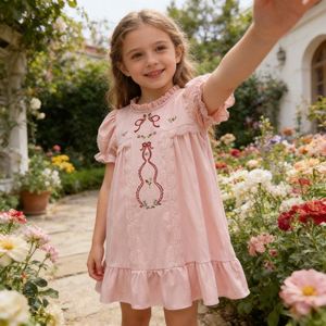 Ropa Infantil Personalizada, Vestido de Niña con Mangas Abullonadas Bordadas en Algodón y Ribete de Encaje, Fabricante OEM ODM de Marca Privada para Boutiques - Product Image 1