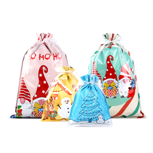 Ensemble de sacs cadeaux de Noël : Sacs de fête de Noël de grande à petite taille, sacs cadeaux réutilisables pour les fêtes, emballages cadeaux personnalisés en <span class=keywords><strong>gros</strong></span> - Product Image 5