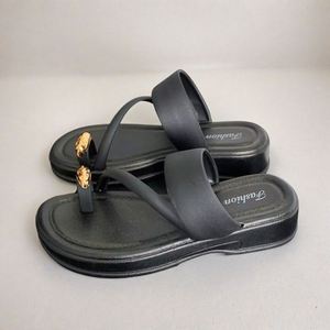 2025 New Outdoor Indoor Women's Fashionable Summer Toe <b>Slides</b> Slippers Custom Sandals <b>Small</b> Fragrance Style Hot-selling - Product Image 3