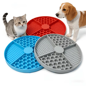 With <b>suction</b> cup cat and dog slow licking <b>pad</b>, silicone licking <b>pad</b>, anti-choke non-slip design, alleviate boredom and anxiety - Product Image 1