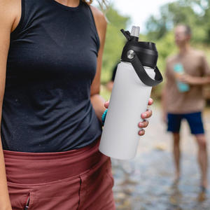 Bouteille d'eau isotherme en acier inoxydable de 18 oz avec couvercle à paille, bouteille sous vide à double paroi sans BPA, anti-fuite pour la randonnée et le camping - Product Image 2