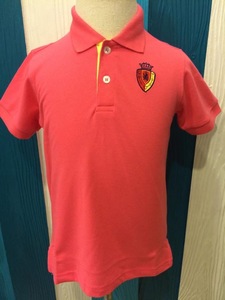 Camisa polo clásica con mangas acanaladas de color blanco, cuello a rayas y un bolsillo en el pecho, hecha de TC Pique 35% algodón 65% poliéster. - Product Image 6