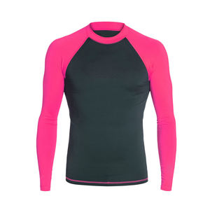 Chemise unisexe Offre Spéciale Rash Guard avec logo personnalisé imprimé manches longues et courtes en nylon spandex avec impression par sublimation - Product Image 6