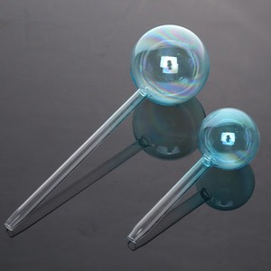 Sistema <span class=keywords><strong>de</strong></span> autorriego <span class=keywords><strong>de</strong></span> vidrio transparente con degradado <span class=keywords><strong>de</strong></span> arcoíris iridiscente, bombillas automáticas para bebedero <span class=keywords><strong>de</strong></span> <span class=keywords><strong>plantas</strong></span>, latas <span class=keywords><strong>de</strong></span> agua <span class=keywords><strong>de</strong></span> Color claro - Product Image 2