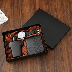 Ensemble d'accessoires pour hommes <span class=keywords><strong>de</strong></span> <span class=keywords><strong>marque</strong></span> personnalisée <span class=keywords><strong>de</strong></span> qualité supérieure avec montre à quartz, portefeuille en cuir, <span class=keywords><strong>parfum</strong></span> pour partenaires commerciaux, <span class=keywords><strong>coffret</strong></span> cadeau - Product Image 4
