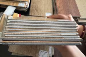 Revêtement de sol SPC à structure sandwich ABA le plus avancé | Convient aux endroits à fort trafic - Product Image 3