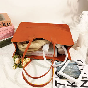 Большой размер на заказ, большая вместимость, сумка-тоут из искусственной кожи с логотипом Debossed - Product Image 4