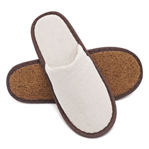 Chaussons d'hôtel et de spa en fibres de coco naturelles écologiques avec logo brodé personnalisé OEM - Product Image 1
