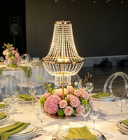 Support floral de mariage doré de style européen pour salle d'hôtel, avec rideau de perles de cristal suspendu et centres de table LED