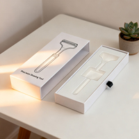 Boîte à rasoir personnalisée blanche, noire et grise avec logo, en carton rigide, avec gaufrage et pelliculage mat