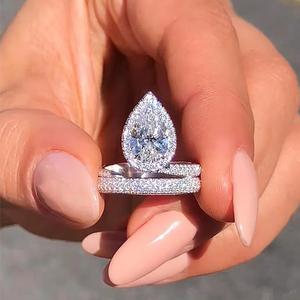 Anello in Oro Bianco con Diamante Taglio a Pera Colore D Naturale Gioiello da Donna per Fidanzamento - Product Image 1