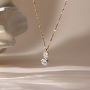 สร้อยคอรูปหัวใจประดับเพชรซิคอน 18K สแตนเลสสตีลสำหรับผู้หญิง สวมใส่ได้ทุกวัน แบบฝังกรงเล็บ - Product Image 4