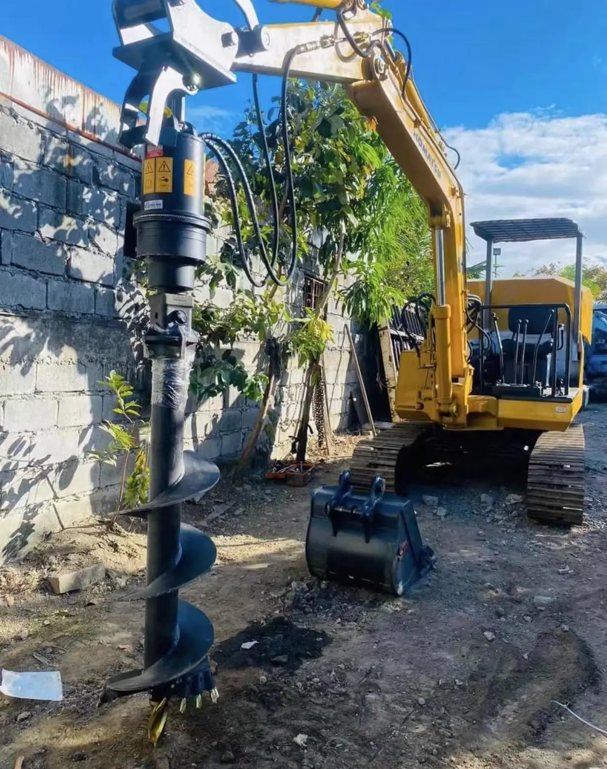 Venda por atacado de novos acessórios hidráulicos para furadeiras de terra para escavadeiras com bomba de motor de núcleo e componentes de motor para fazendas