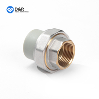 D & R Vente Chaude Plusieurs Tailles Disponibles 1/2 "~ 1 1/4" Mâle Femelle Fileté Dn20 ~ 40 Ppr Connecteur Raccords En Laiton pour Tuyau D'eau