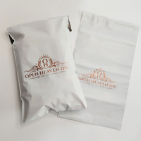 Sacs d'expédition personnalisés blancs mats de luxe pour vêtements, sacs d'emballage en polyéthylène imprimés avec logo, sacs de messagerie personnalisés en polymère