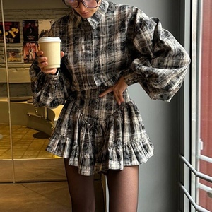 Nuevo Conjunto de 2 Piezas Casual para Mujer: Camisa con Botones y Solapas y Falda Corta con Volantes - Moda - Product Image 4