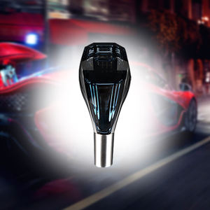 Pomo de Cambio de Marchas de Coche Manual de Cristal con Retroiluminación LED Acrílica y Logotipo Personalizado con Ajuste Universal - Product Image 2