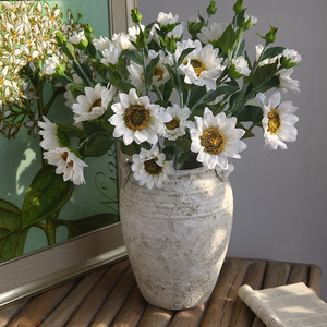 ดอกทานตะวันประดิษฐ์สีเหลืองส้มจาก Yihua Floral Art จัดดอกไม้ผ้าไหมสำหรับตกแต่งบ้านและห้องนั่งเล่น - Product Image 2