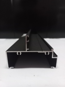 Profilé de base de garde-corps en aluminium 6063-T5, AAMA 2604, noir texturé, revêtement poudré, pour garde-corps de terrasse, balcon et escaliers, Indon - Product Image 4